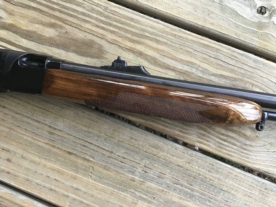 REMINGTON 552 DELUXE SPEEDMASTER DELUXE, HIGH GLOSS WALNUT CHECKERED WOOD 99% COND. - Image 8 of 9