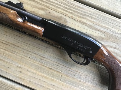 REMINGTON 552 DELUXE SPEEDMASTER DELUXE, HIGH GLOSS WALNUT CHECKERED WOOD 99% COND. - Image 3 of 9