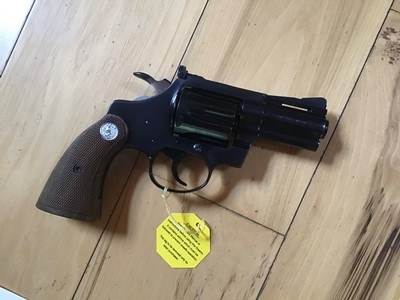 COLT DIAMONDBACK 38 SPC. 2 1/2” BLUE, NEW IN THE BOX WITH OWNERS MANUAL, COLT LETTER, HANG TAG & COLT SCREWDRIVER, ETC. - Image 3 of 5