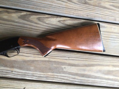 WINCHESTER 275 DELUXE 22 MAGNUM, PUMP, WALNUT CHECKERED WOOD, WHITE OUTLINED 99% COND. - Image 8 of 9