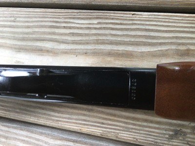 WINCHESTER 275 DELUXE 22 MAGNUM, PUMP, WALNUT CHECKERED WOOD, WHITE OUTLINED 99% COND. - Image 7 of 9