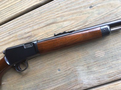 WINCHESTER 63, 22 LR. ALL ORIGINAL FINISH ON WALNUT & ORIGINAL BLUE WHICH IS 99% COND. - Image 4 of 9