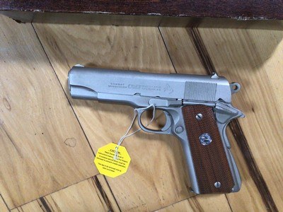COLT COMBAT COMMANDER 45 ACP. SATIN NICKEL, SERIES 70, NEW UNFIRED IN THE BOX WITH OWNERS MANUAL, HANG TAG, COLT LETTER, ETC. - Image 3 of 3