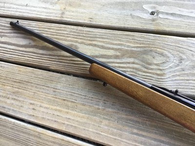 REMINGTON 581 BOLT ACTION CLIP FED, 22 LR. WALNUT STOCK, 99% COND. - Image 4 of 8