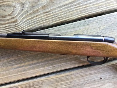 REMINGTON 581 BOLT ACTION CLIP FED, 22 LR. WALNUT STOCK, 99% COND. - Image 5 of 8