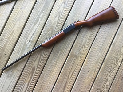 WINCHESTER 37 FACTORY YOUTH 20 GA. 26” MOD CHOKE ALL FACTORY ORIGINAL, BLUE IS 99% COND. WALNUT STOCK HAS HANDLING MARKS,
