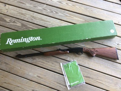 REMINGTON 552 SPEEDMASTER 22 LR. NEW UNFIRED IN THE BOX WITH OWNERS MANUAL
