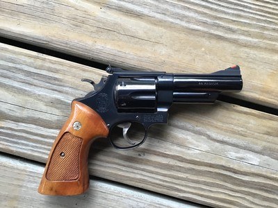SMITH & WESSON 29-2 4” BLUE, TARGET TRIGGER, TARGET HAMMER, TARGET GRIPS, ALL FACTORY ORIGINAL 99% COND.