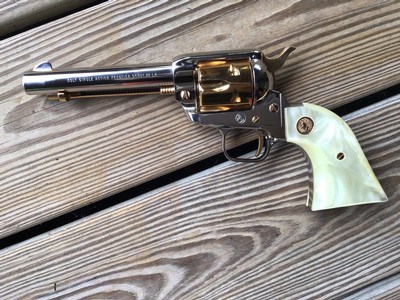 COLT COMMERATIVE “PAT GARRETT” OF THE LAWMAN SERIES FRONTIER SCOUT MADE 1968, 22 LR. NEW UNFIRED IN THE WOODEN DISPLAY CASE - Image 4 of 5
