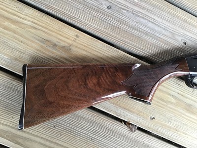 REMINGTON 1100SKEET-T 28 GA. 25” SKEET, HAS THE MOST OUTSTANDING FACTORY DELUXE FANCY HIGH GLOSS WALNUT WOOD YOU WILL EVER SEE ON A REMINGTON 1100 - Image 2 of 9