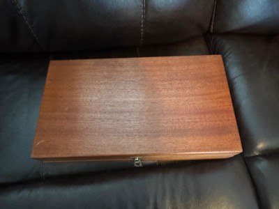 SMITH & WESSON 27-2, RARE 5” BARREL, BRIGHT NICKEL, NEW UNFIRED 100% COND. IN THE SMITH & WESSON WOODEN PRESENTATION CASE WITH OWNERS MANUAL ETC. - Image 2 of 6
