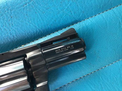 COLT DIAMONDBACK 38 SPC. 2 1/2” BLUE, NEW UNFIRED 100% COND., NO TURN RING IN THE BOX WITH OWNERS MANUAL, HANG TAG & ETC. - Image 4 of 5