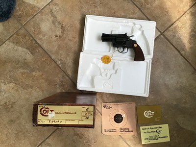 COLT DIAMONDBACK 38 SPC. 2 1/2” BLUE, NEW UNFIRED 100% COND., NO TURN RING IN THE BOX WITH OWNERS MANUAL, HANG TAG & ETC. - Image 1 of 5