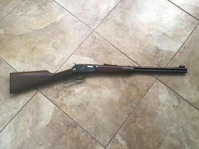 WINCHESTER 9422 22 LR. HIGH GRADE TRIBUTE TRADITIONAL WITH GOLD HORSE RIDER, 20” BARREL, NEW UNFIRED IN THE BOX WITH SHIPPING CARTON - Image 2 of 13