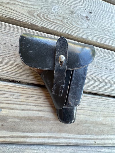 GERMAN MILITARY BLACK HOLSTER HAS PS498 STAMPED ON OUTSIDE