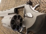 TAURUS 627 TRACKER S/S .357 MAG / .38 SPEC 7 SHOT 6" BARREL FACTORY PORTED LIKE NEW - 3 of 8