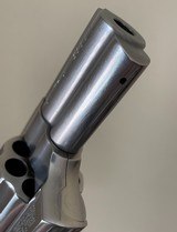 ***FANTASTIC*** Smith and Wesson S&W 686-5 7 shot 2.5