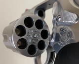 ***FANTASTIC*** Smith and Wesson S&W 686-5 7 shot 2.5