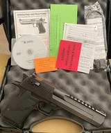 **NICE** Desert Eagle MK XIX in 50AE Black Oxide. Original Case and Docs. DE50 Magnum Research - 1 of 15