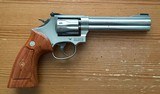 **CLEAN** Smith and Wesson S&W 617 dash 4
stainless 10 Shot 22LR with 6