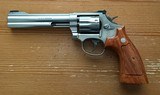 **CLEAN** Smith and Wesson S&W 617 dash 4
stainless 10 Shot 22LR with 6