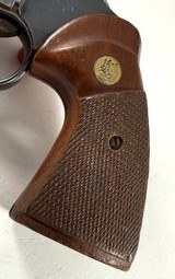 **SHOOTER** 1977 Colt python snub 2.5