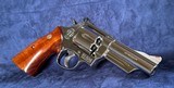 **BEAUTIFUL** 1979 Smith and Wesson S&W NICKEL 29 dash 2 with 4" barrel target hammer trigger smooth target grips. 629 27 57 - 2 of 17