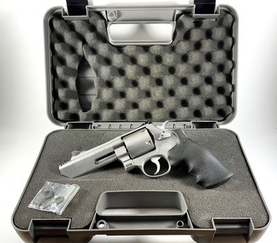 **NICE** Smith and Wesson S&W 629 PC V COMP Performance Center 44 MAG 4