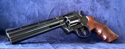 **BEAUTIFUL** 1979 Colt Python with 6