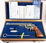 **OUTSTANDING** 1981 Smith and Wesson S&W NO DASH 629 P&R with 8 3/8th barrel and factory presentation case paperwork 29 657 57 627 27 25 625. - 1 of 20
