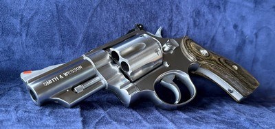 ***FANTASTIC*** Smith and Wesson S&W 629 dash 1 NO LOCK 44 mag with 3