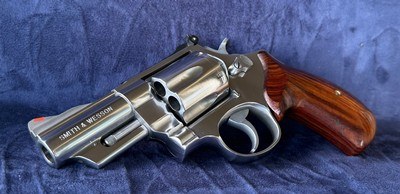 **GORGEOUS** Smith and Wesson S&W model 629 dash 1 with 3