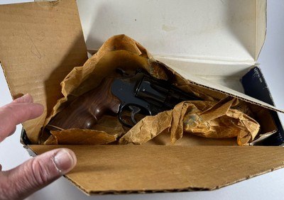 **OLD SCHOOL** 1987 Smith and Wesson S&W model 29 with 6