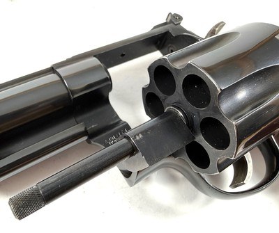 Nice 1986 Smith and Wesson S&W 29 with 6
