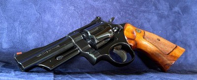 **BEAUTIFUL** 1980 Smith and Wesson S&W 27 dash 2 with 4