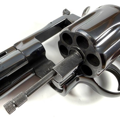 **NICE** 1979 Colt Python with 4
