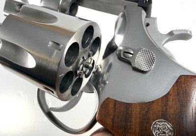 **OUTSTANDING** Smith and Wesson S&W model 624 No Dash with 3