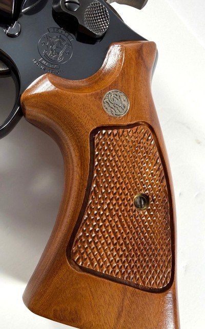 **FANTASTIC** RARE 1990 Smith and Wesson S&W 57 dash 3 with 4