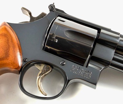 **FANTASTIC** RARE 1990 Smith and Wesson S&W 57 dash 3 with 4