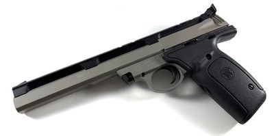**NEAR NEW** Smith and Wesson S&W model 22S Semi Auto pistol 22 LR Long Rifle Original case and 2 mags - Image 4 of 17