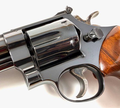 **NICE** 1975 Smith and Wesson S&W model 57 NO DASH Pinned and Recessed 41 mag with 6
