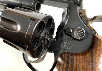 Smith and Wesson S&W model 29 dash 5 with 6