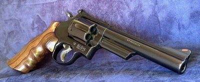 Smith and Wesson S&W model 29 dash 5 with 6