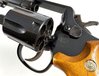 **COLLECTOR** 1980 Smith and Wesson S&W model 10-8 M&P with 3