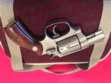 Smith & Wesson Lady Smith 60-7 - 2 of 5