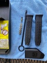 Glock Model 17 Gen 2 - 11 of 14