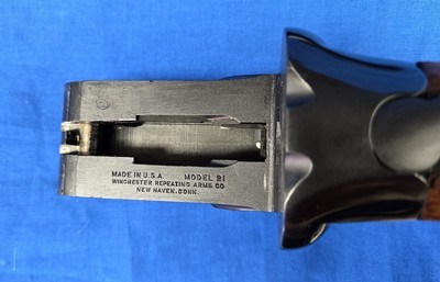 Winchester Model 21 Trap grade 32" with factory rib and additional factory stock and Briley Thin Wall Chokes - Image 12 of 15