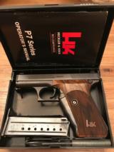 HK P7 PSP with 3 Magazine, manual, wood grips, and orig black grips - 1 of 7