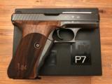 HK P7 PSP with 3 Magazine, manual, wood grips, and orig black grips - 4 of 7