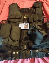 Galati Tactical Vest item GLV547B-M - 1 of 3